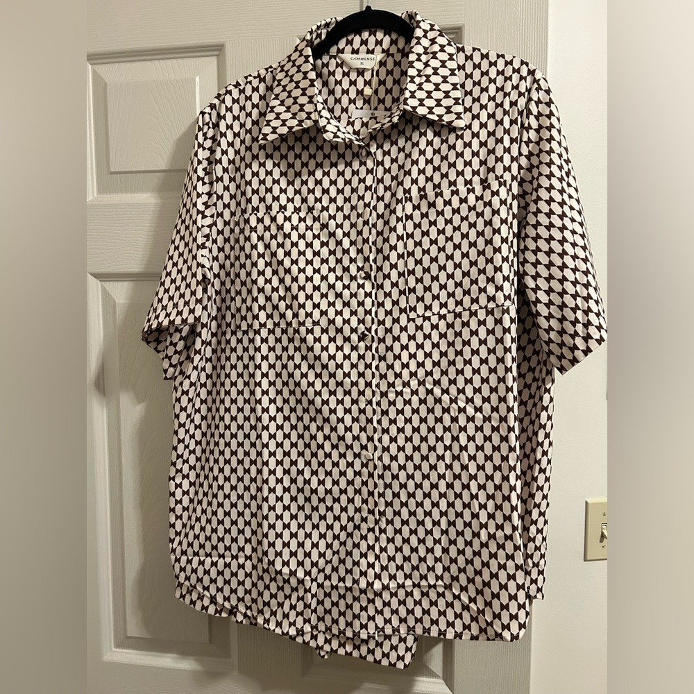 Commense women’s XL Brown and White Geometric Set